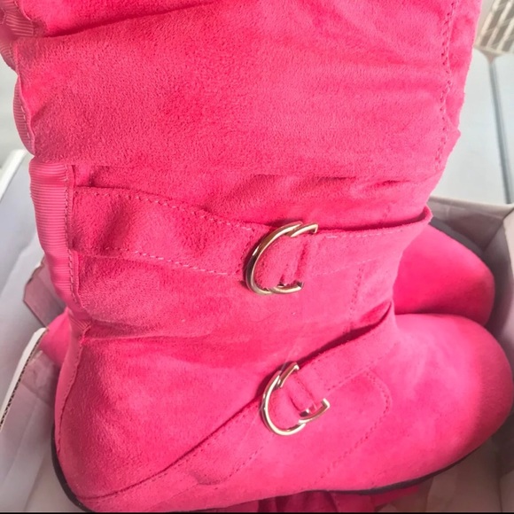 Shoes - Pink suede boots